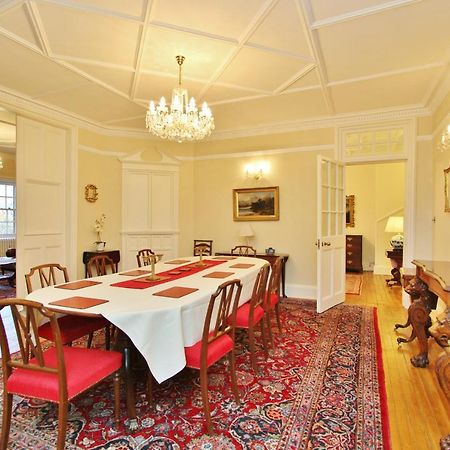 Elegant 3-Bedroom Ramsay Garden Apartment In Edinburgh City Centre Kültér fotó