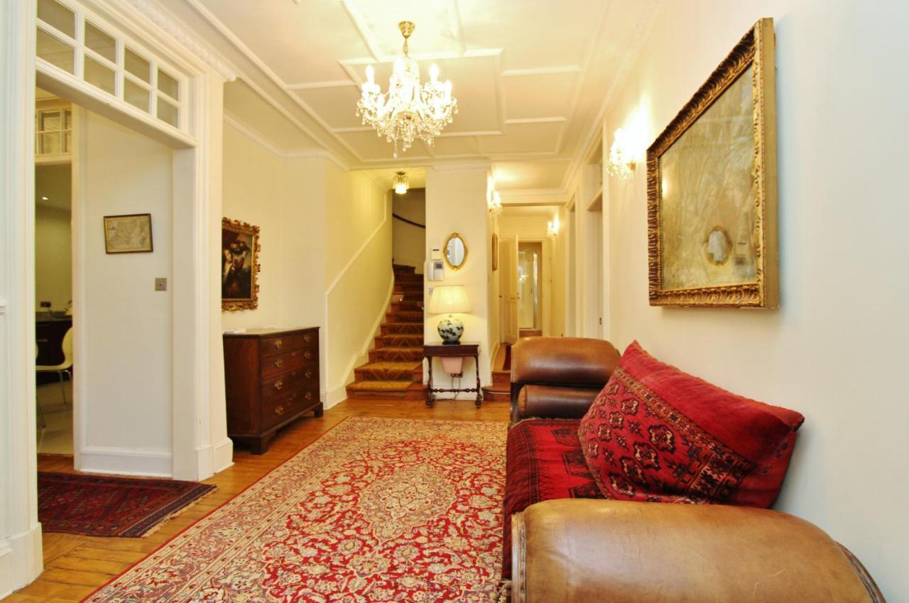 Elegant 3-Bedroom Ramsay Garden Apartment In Edinburgh City Centre Kültér fotó